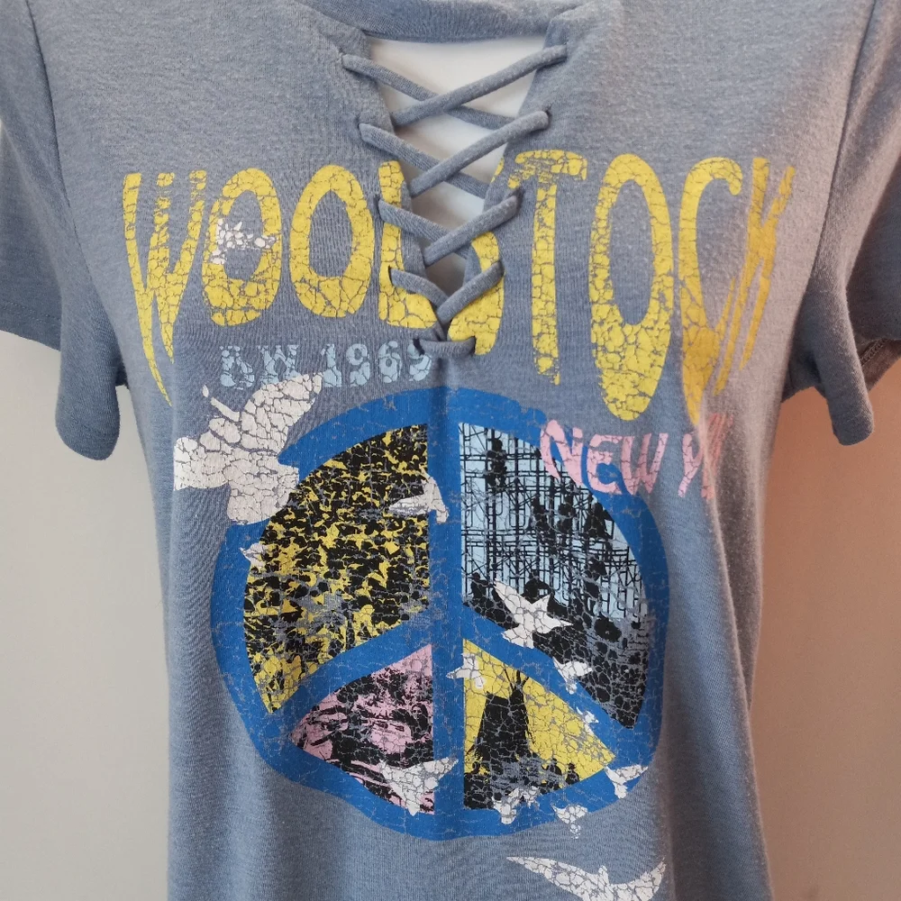 Jerry Leigh Woodstock Distressed Graphic Tee Size Small - Picture 2 of 8
